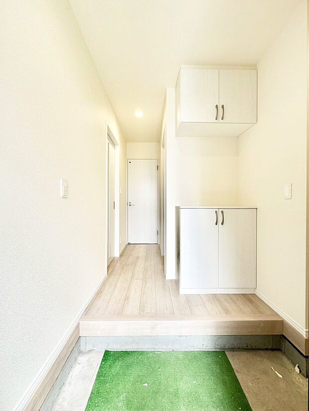 いつもきれいにしておきたい玄関ですね。