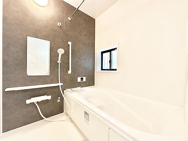 落ち着いた雰囲気でゆっくりお寛ぎいただけるバスルーム