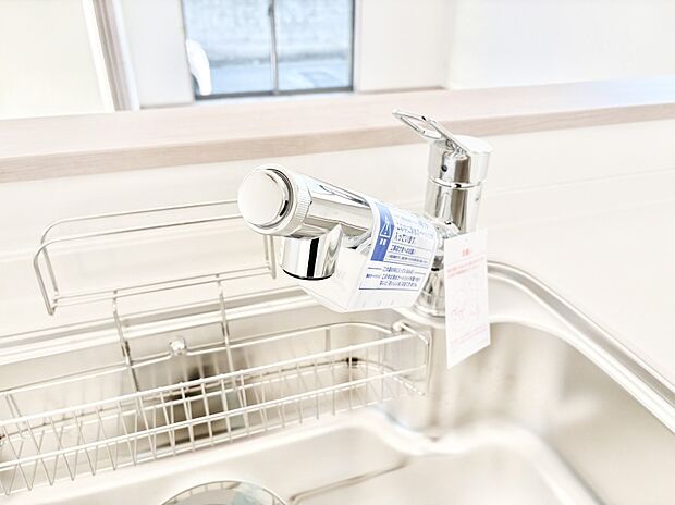 いつでも清潔なおいしいお水を。一つの水栓で水道水と浄水を使い分け。