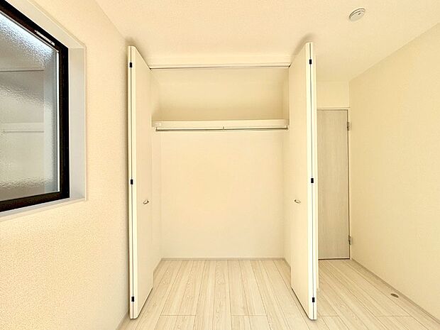 たっぷりの収納スペースで快適に暮らせそう 