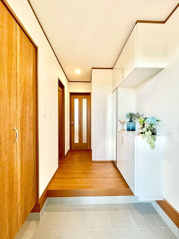 家族の帰宅やお客様をあたたかく迎える玄関