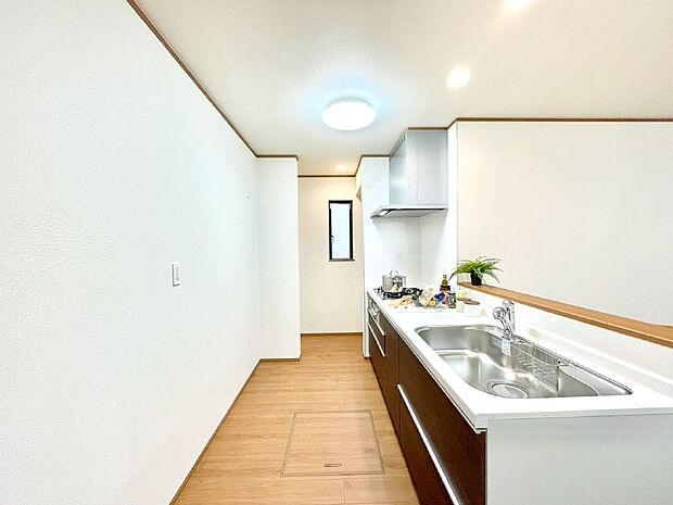 ゆとりあるキッチンではご家族と楽しくお料理ができます。