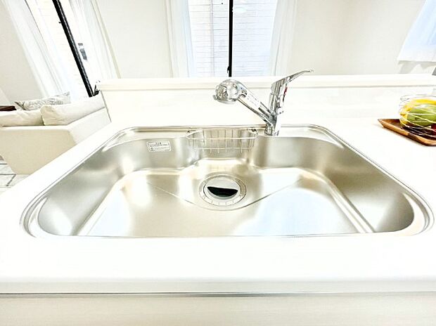 広々としたシンクでお料理やお皿洗いもラクラク快適に!