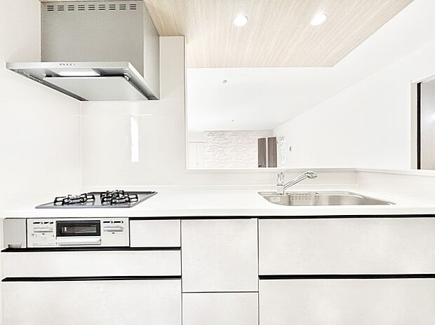 毎日使うキッチンだから、使いやすさ&お手入れのしやすさにこだわりました。