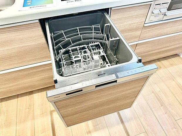 面倒なお片づけは食洗機にお任せ！家事の負担が減って、時間にも気持ちにもゆとりができます。