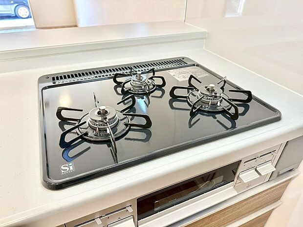 三口ガスコンロでお料理が一気にはかどりそう  　
