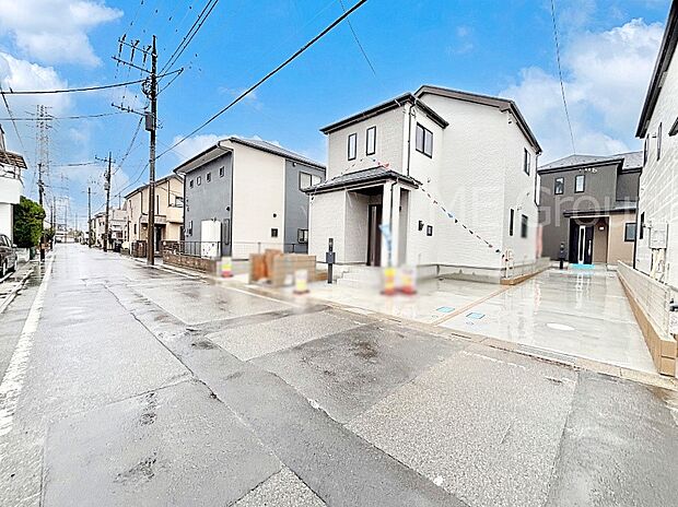 奥まった地形は、車道に面しておらず、静かでプライベート感を味わえる立地です。