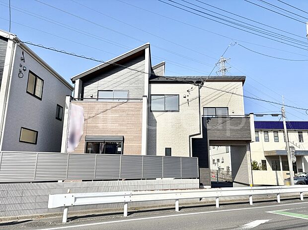 溢れる陽光でご家族の笑顔も輝く