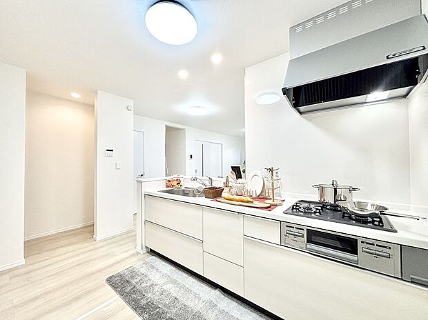 料理をしながらでもご家族との会話を楽しめる対面キッチン