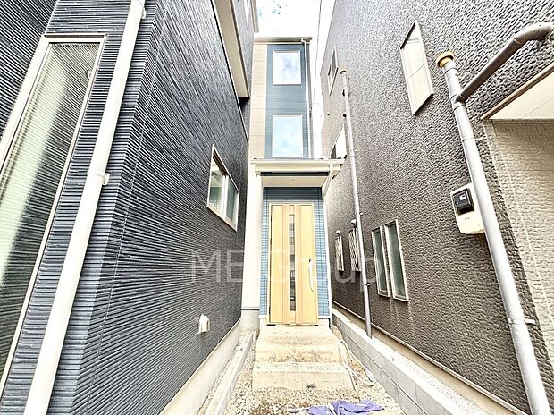 洗練された外観、上質な住空間が広がる室内は永く安心して過ごせる住居です。