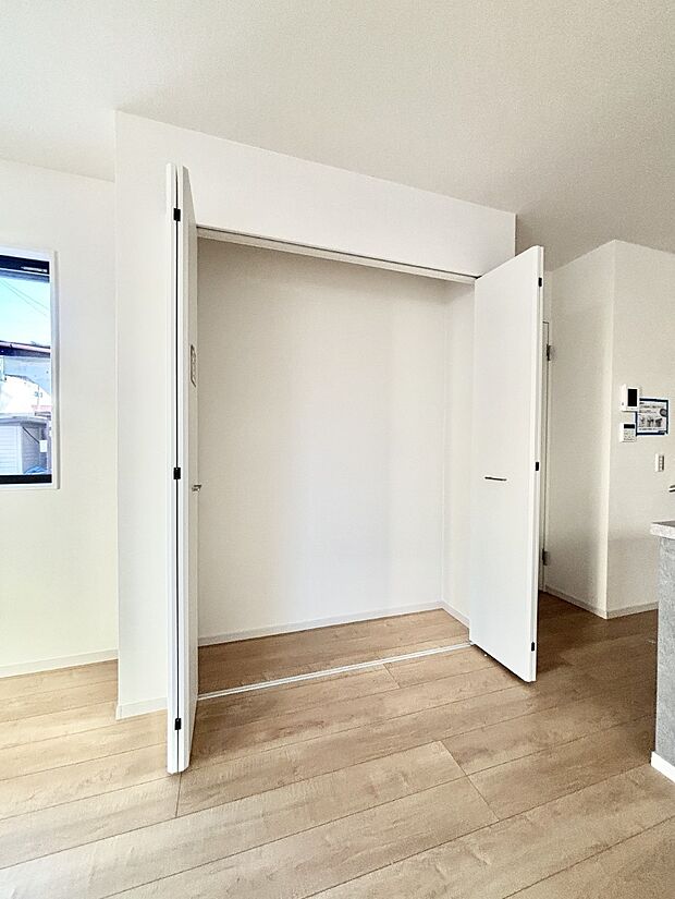 リビング収納。散らかりがちなリビングもスッキリと保てますね。 