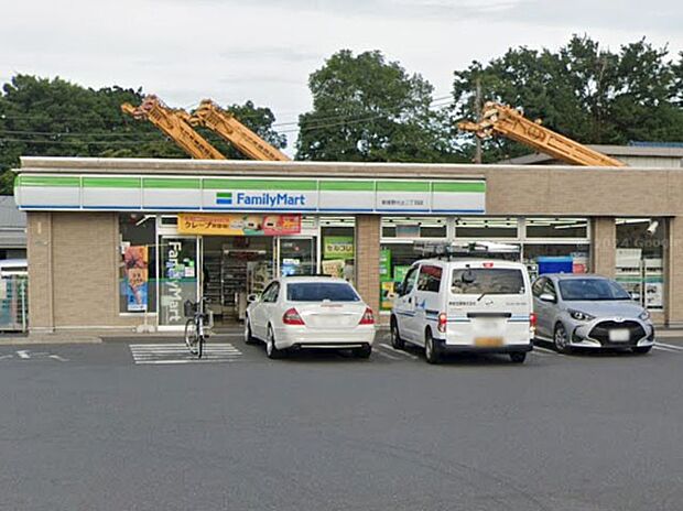 コンビニ 749m ファミリーマート新座野火止二丁目店