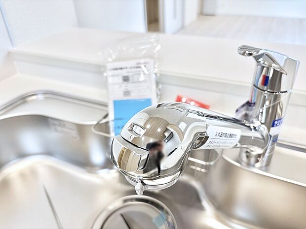 いつでも清潔なおいしいお水を。一つの水栓で水道水と浄水を使い分け。