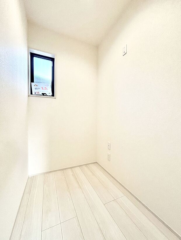 たっぷりの納戸スペースで快適に暮らせそう