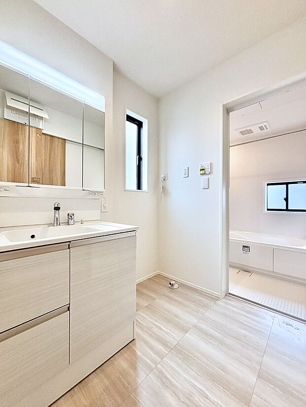 広々とゆとりのあるランドリースペース。  