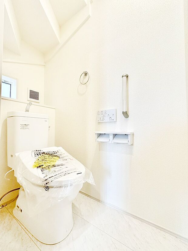 毎日を快適に！清潔感あるシャワートイレ。