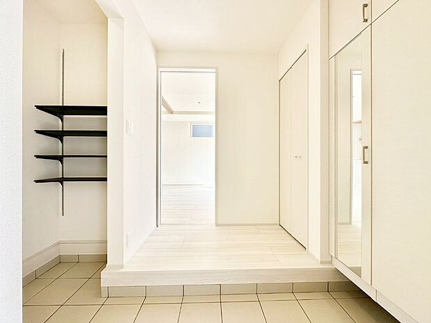 家族の帰宅やお客様をあたたかく迎える玄関