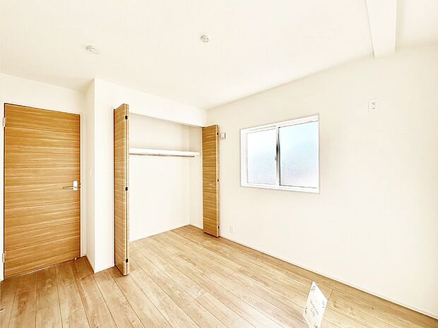 ナチュラルなフローリングはどんなインテリアにもマッチ。