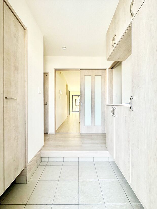 家族の帰宅やお客様をあたたかく迎える玄関