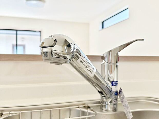 いつでも清潔なおいしいお水を。一つの水栓で水道水と浄水を使い分け。