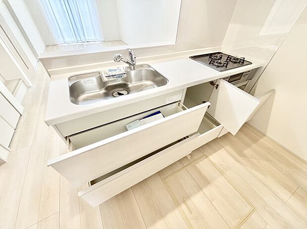 使いやすさを優先したスライド式収納タイプ！