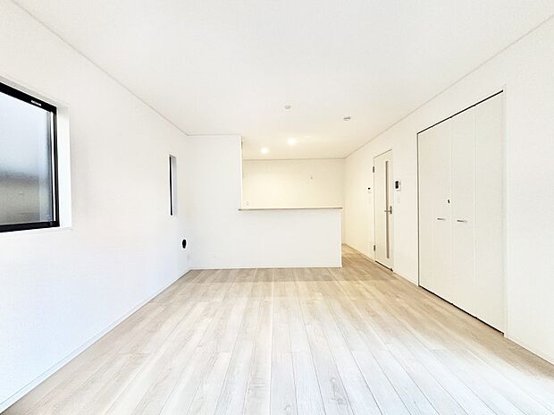 家族団らんの時間も増えそうなくつろぎのリビングダイニング。   