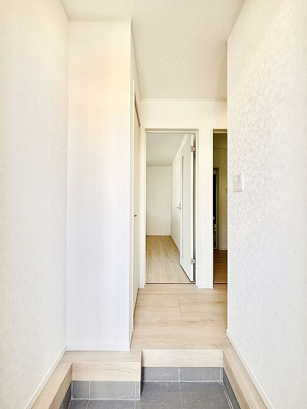 家族の帰宅やお客様をあたたかく迎える玄関