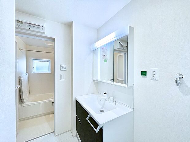 広々とゆとりのあるランドリースペース。