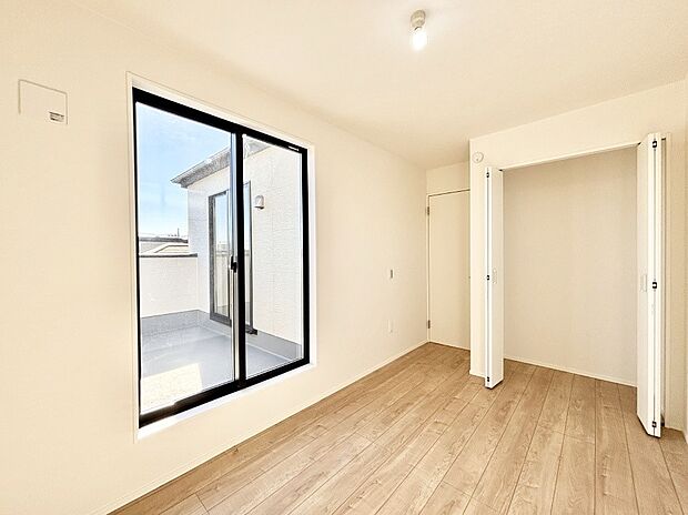 子ども部屋にぴったりの明るい空間。