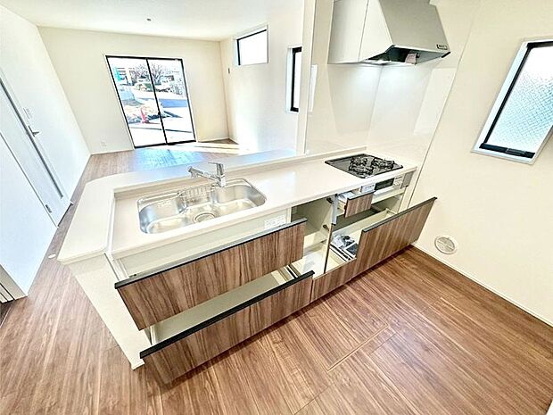 使いやすさを優先したスライド式収納タイプ!