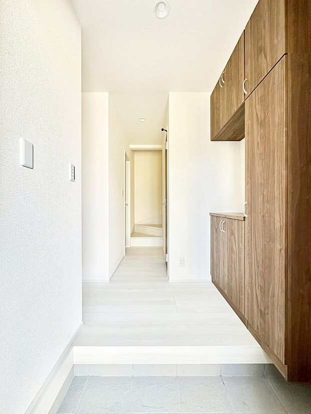 家族の帰宅やお客様をあたたかく迎える玄関