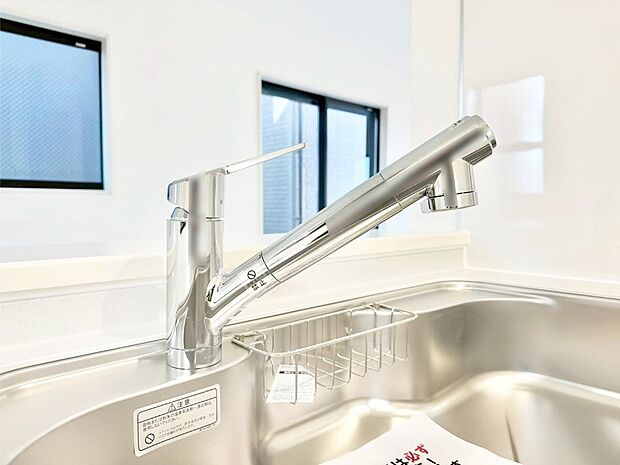 いつでも清潔なおいしいお水を。一つの水栓で水道水と浄水を使い分け。