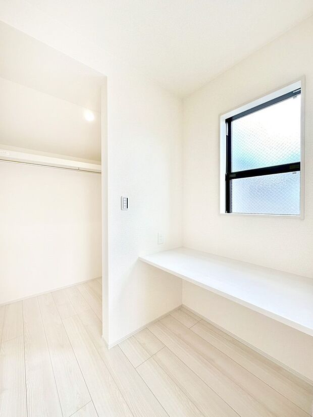 洋室のカウンタースペース