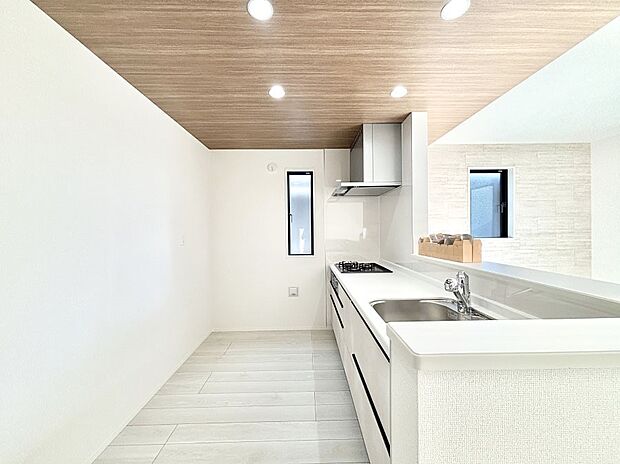 ゆとりあるキッチンではご家族と楽しくお料理ができます。