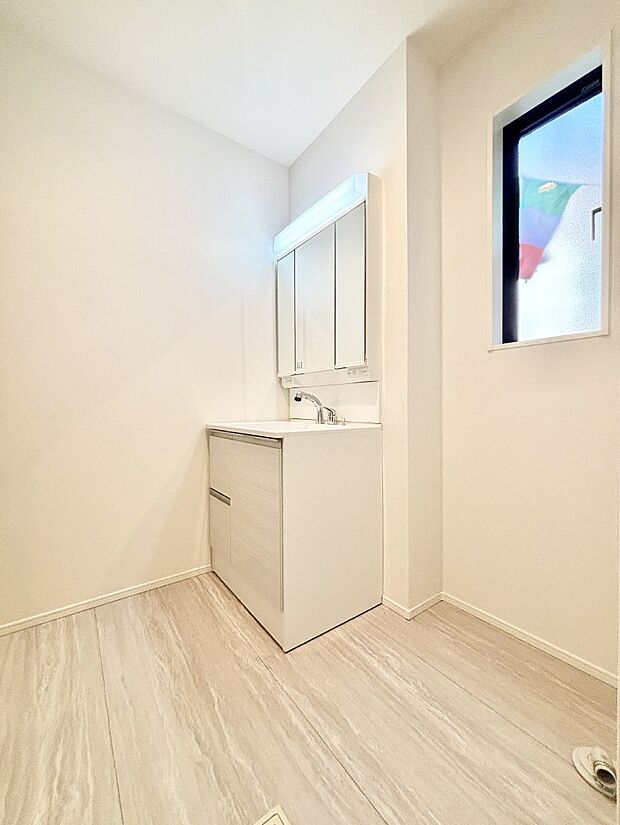 広々とゆとりのあるランドリースペース  　