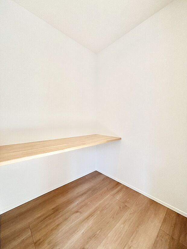 ちょっとした作業をするのに便利なカウンター  　