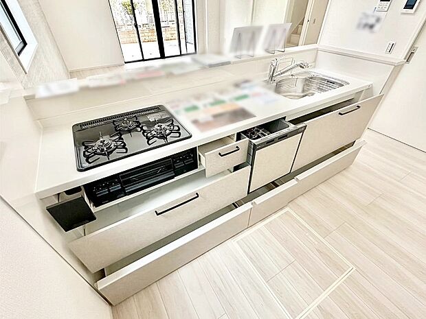 使いやすさを優先したスライド式収納タイプ!