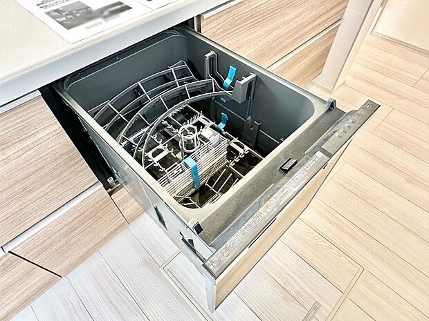 面倒なお片づけは食洗機にお任せ！家事の負担が減って、時間にも気持ちにもゆとりができます。