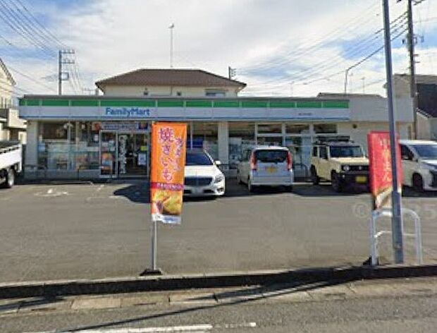 コンビニ 200m ファミリーマート 富士見京塚店