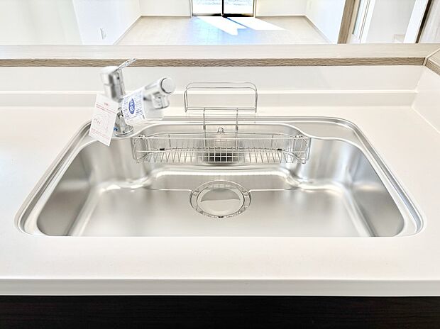広々としたシンクでお料理やお皿洗いもラクラク快適に!