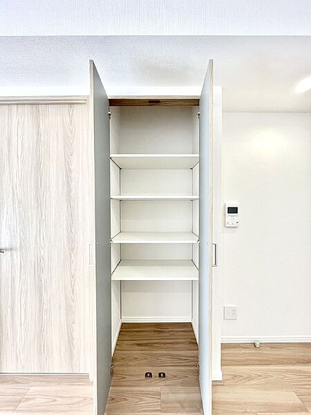 設備「無料オンライン相談」受付中！リビング収納。