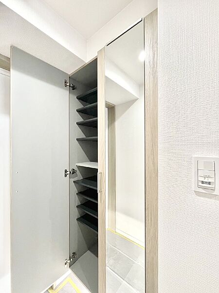 設備「無料オンライン相談」受付中！たっぷり収納できるシューズボックス