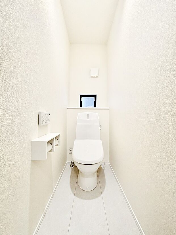 白を基調とした清潔感のある落ち着ける空間