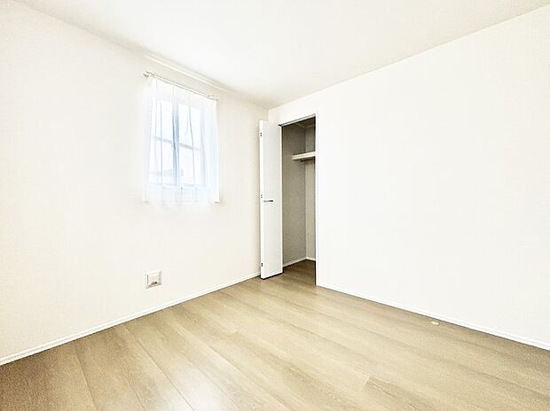 個室としても利用できるサービスルーム