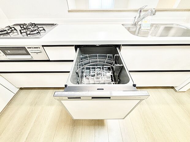 面倒なお片づけは食洗機にお任せ!家事の負担が減って、時間にも気持ちにもゆとりができます。