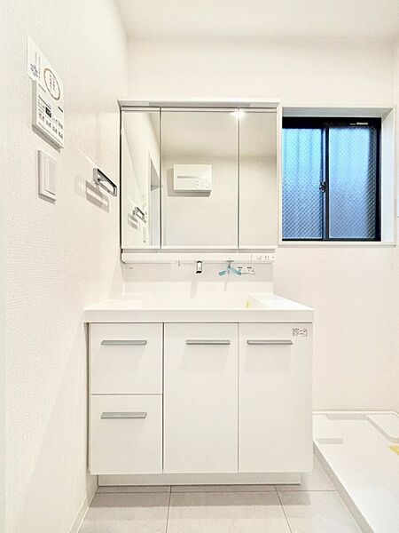 内装「無料オンライン相談」受付中！収納力と機能性に優れた洗面化粧台