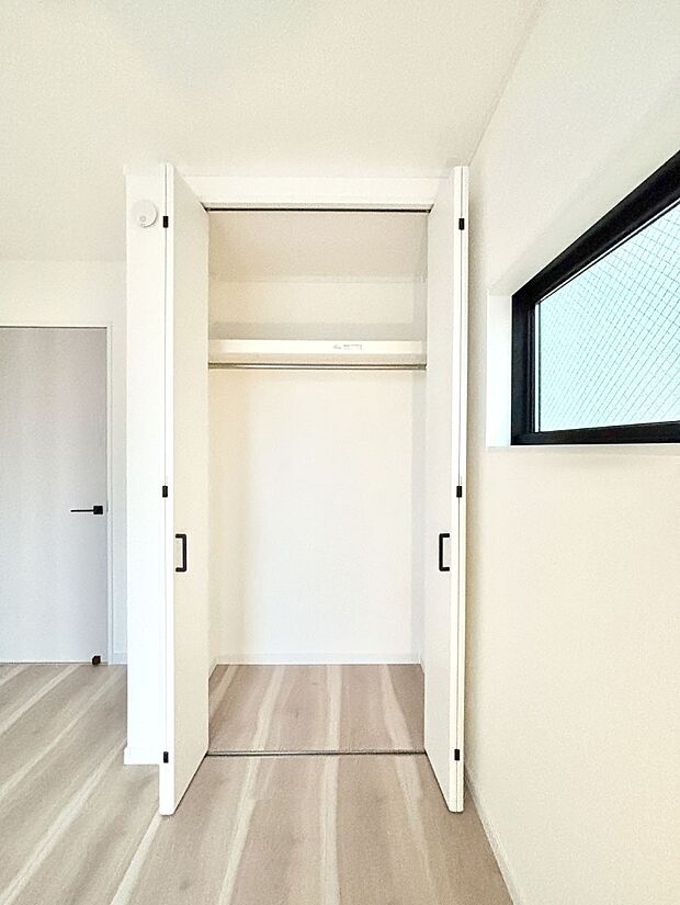たっぷりの収納スペースで快適に暮らせそう 