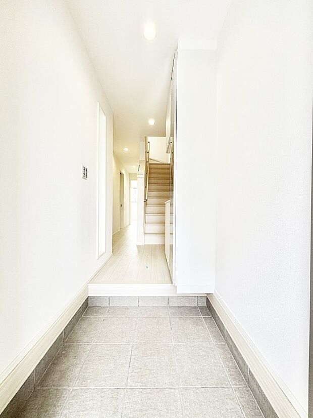 家族の帰宅やお客様をあたたかく迎える玄関