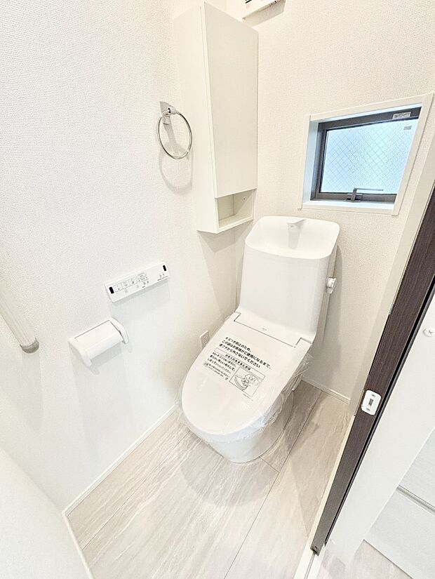 トイレは安心の2箇所！朝のバタバタも一安心です。 