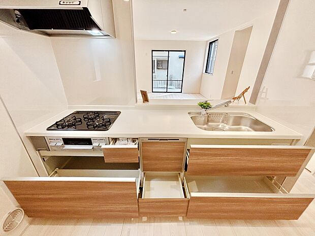 使いやすさを優先したスライド式収納タイプ!